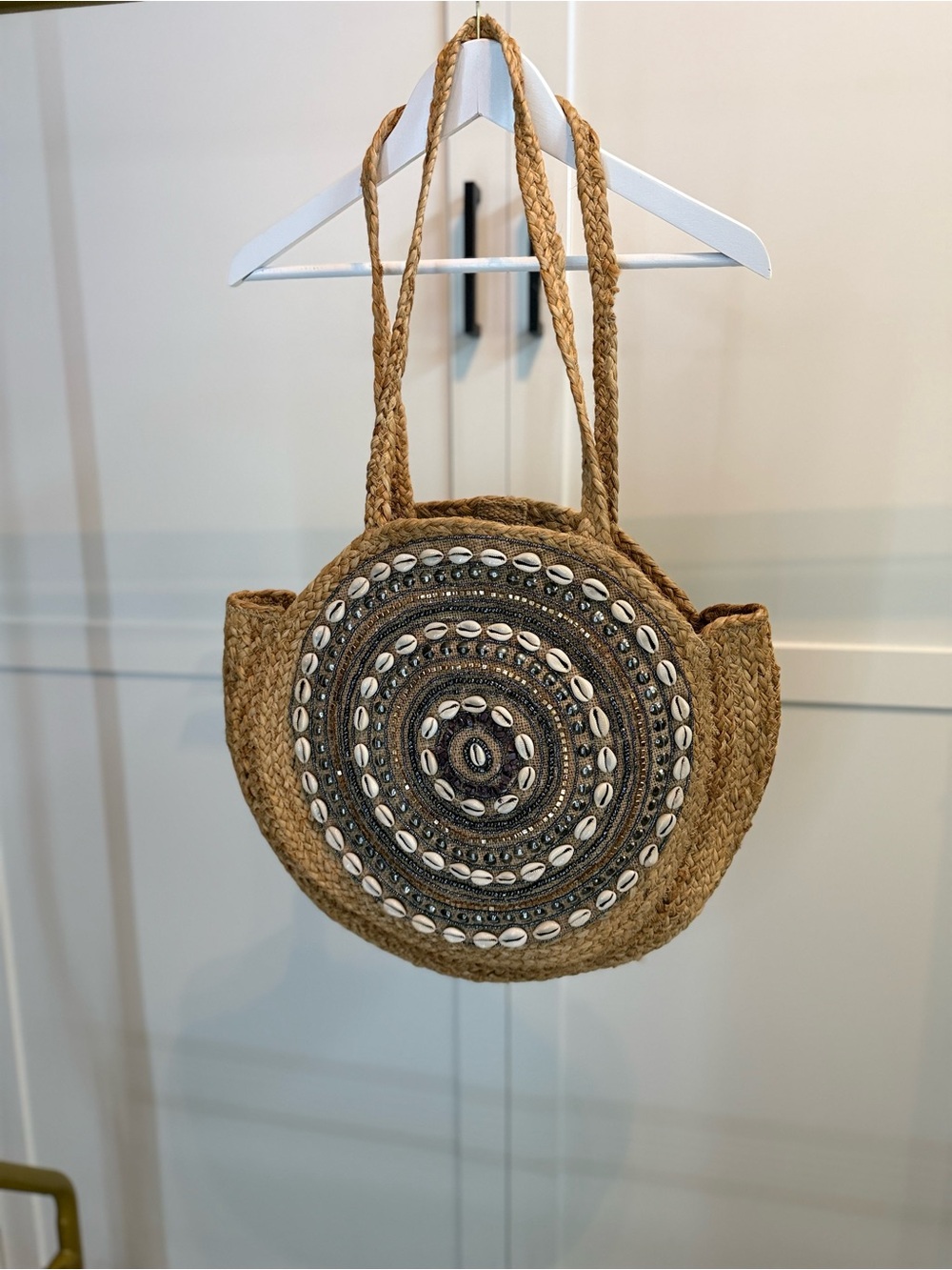 Antik Kraft Straw Round Tote with White Shell Embellishments
